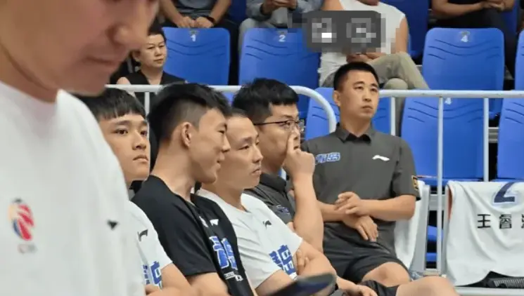 img, img, 青岛男篮正 img, img, 青岛男篮正